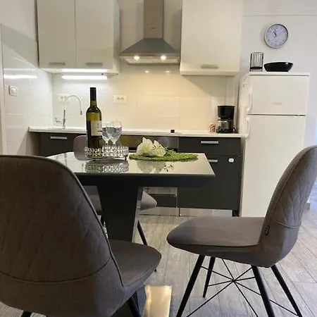 Baystay Apartment