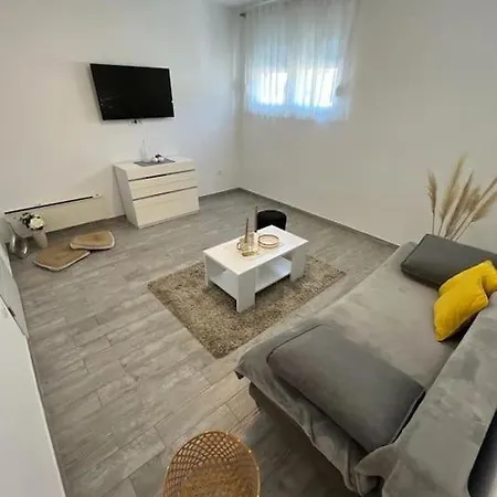 Baystay Apartment *
